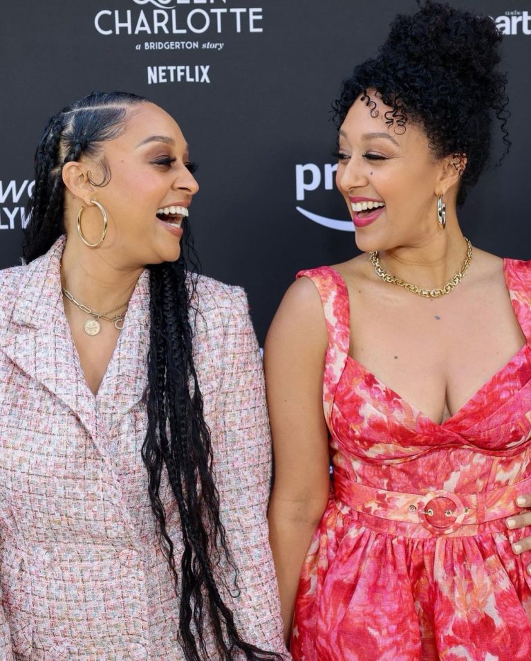 Tamera Mowry-Housley Instagram - First carpet in awhile.✨ And what better way than to do it with my sissy @tiamowry and at the @essence black women Hollywood luncheon.❤️