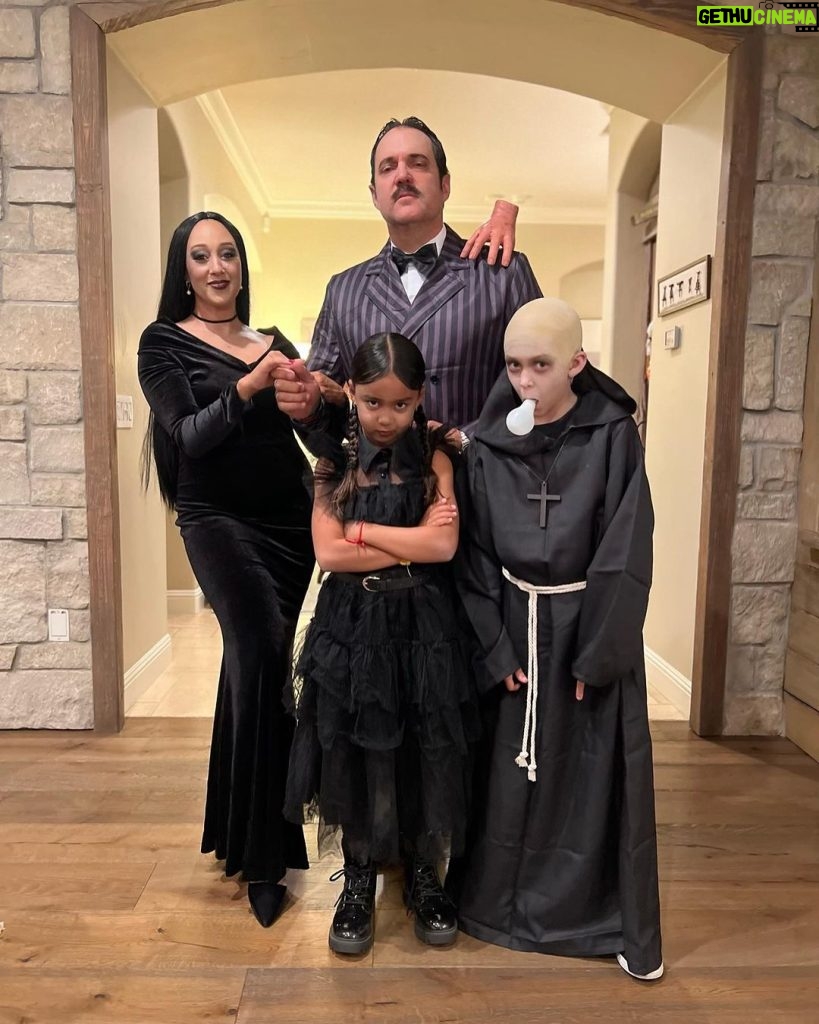 Tamera Mowry-Housley Instagram - Had to go with the classic #theaddamsfamily 🕸️. One of our fav cartoons to watch when we were kids. How’s we do?! 🎃 Who’s your fav? #happyhalloween #familyandfriends Make-up @muajanet Prosthetic make-up (Adens bald head) @hairmakeuptaramarshell ✨