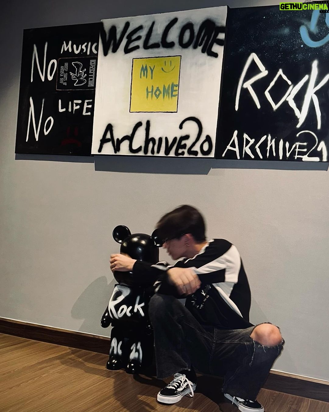 Tanapon Sukumpantanasan Instagram - ARCHIVE20