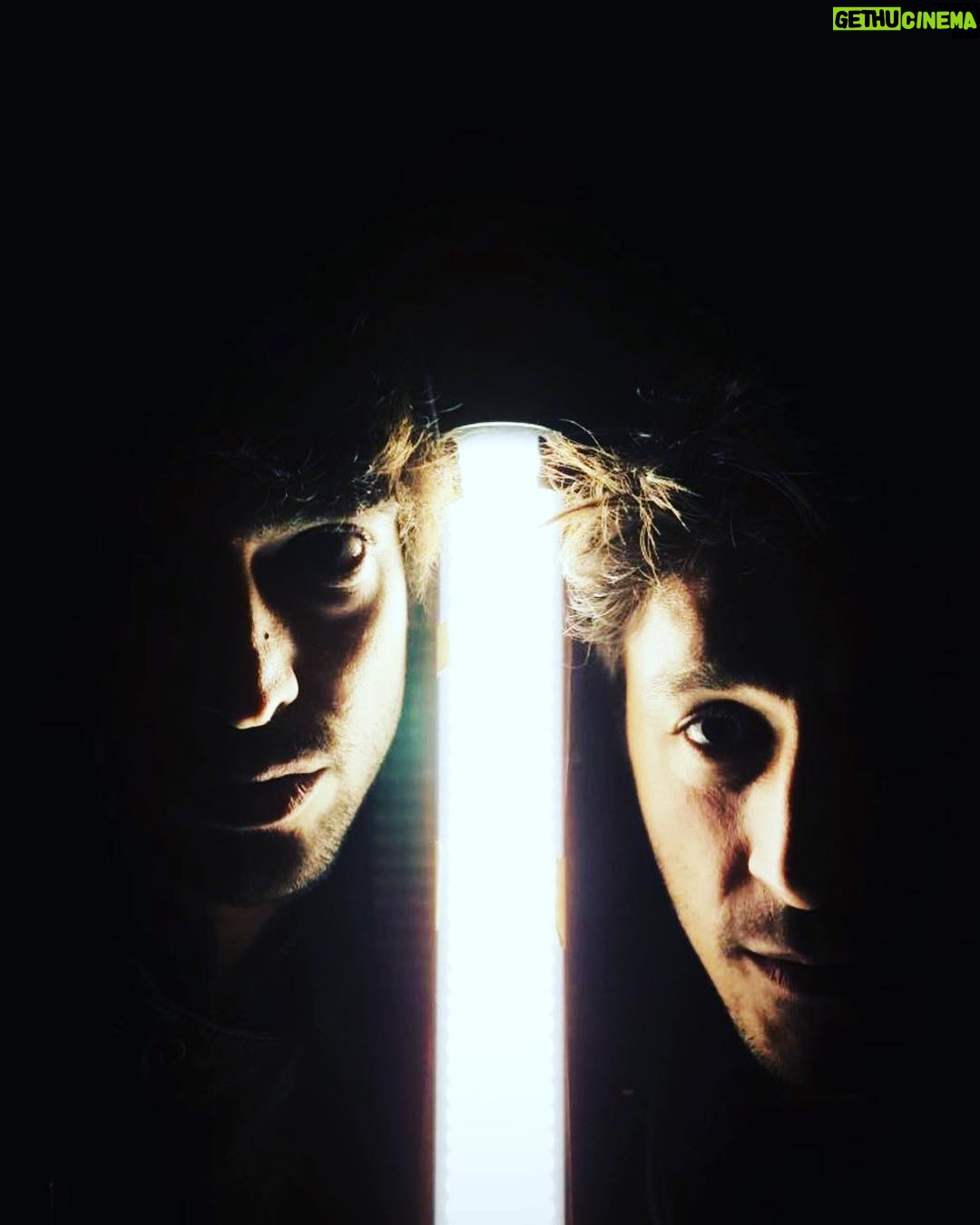 Taner Ölmez Instagram - “light in the dark” from @ozguremreyildirim #dudullupostası behind the scene bi anda neden ingilizce oldu herşey bilemedim :/