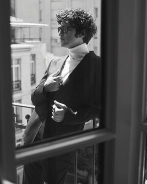 Taner Ölmez Instagram - 🖤🚀
@instyleturkiye yazı @bugunnelerizledim
fotoğraflar @denizozgun
styling @yasemineke @porteristanbul
saç @coskunayyildizoglu
makyaj @peribeauty_