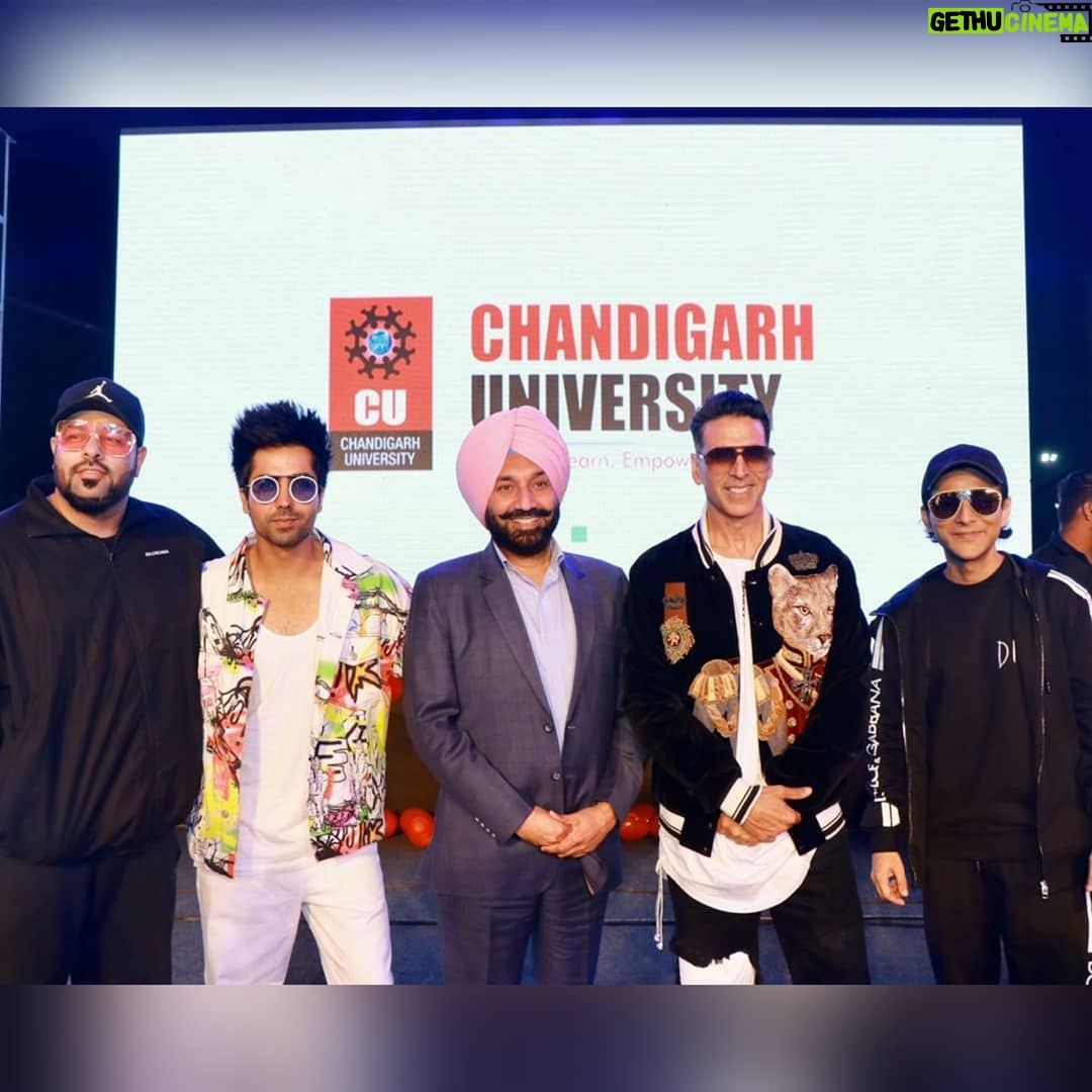 Tanishk Bagchi Instagram - Working on GOOD NEWWZ has been such a fun ride. It's very close to my heart and I can't wait for you'll to experience the same joy ride. #GoodNewwz releasing on 27th Dec @akshaykumar @bpraak @azeemdayani @dharmamovies #GoodVibesUnplugged #goodnewwz #tanishkbagchi #KareenaKapoorKhan @diljitdosanjh @kiaraaliaadvani @karanjohar @therashmivirag @apoorva1972 @shashankkhaitan @raj_a_mehta @zeestudiosofficial #CapeOfGoodFilms @zeemusiccompany