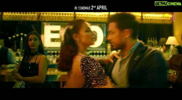 Tanishk Bagchi Instagram - The Jack of all trades meets the Queen of the dance floor.❤️💃 #HarFunnMaula from KoiJaaneNa out now. http://bit.ly/HarFunnMaula-Song @_aamirkhan @elliavrram @kunalkkapoor @amyradastur93 @karim_hajee68 @tanishk_bagchi @vishaldadlani @zarakhan @amitabhbhattacharyaofficial @caesar2373 @boscomartis @ashwinikalsekar @vidyamalavade @nehamahajanofficial @dipankardesignstudio @lobodopmanoj @tseries.official @tseriesfilms @aminhajeefilm @koijaanenamovie