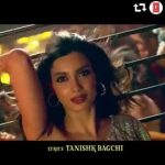 Tanishk Bagchi Instagram - #repost @tseries.official ・・・ Swag super ते beats usse bhi upar😎🎧 #SheherKiLadki out now! #KhandaaniShafakhana Link in bio. @aslisona @fukravarun @badboyshah #AnnuKapoor @dianapenty @suniel.shetty @officialraveenatandon @tulsikumar15 @arvindrkhaira @priyanshjora @shilpidasgupta #BhushanKumar @mriglamba #MahaveerJain @gautam.m1 @khandaanishafakhana @shivamchanana