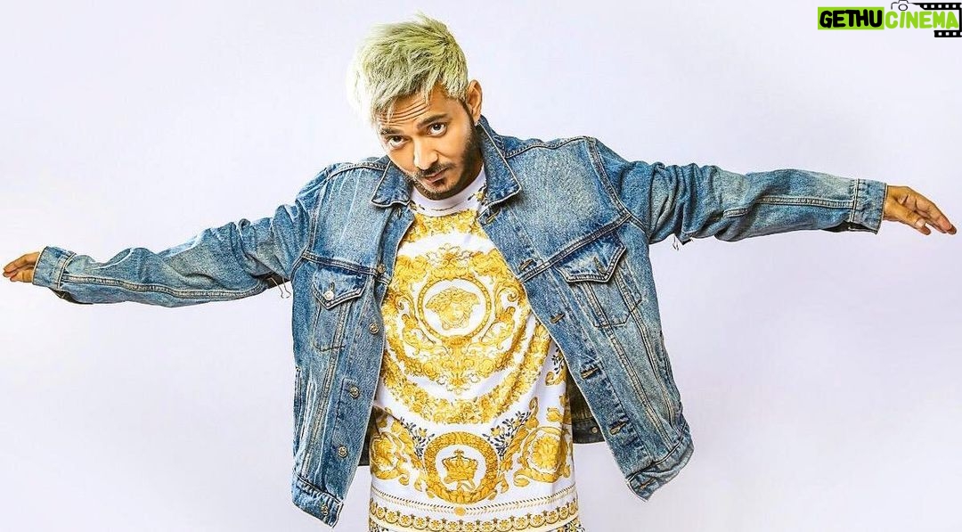 Tanishk Bagchi Instagram - Yellow, it's me! #VividDiaries #tanishkbagchi #music #lifestyle #instaday