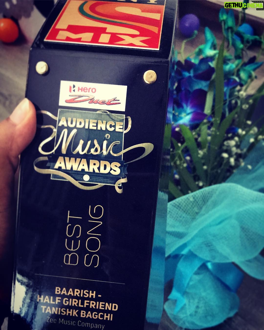 Tanishk Bagchi Instagram - Thank you @sonymusicindia for this! 🙏🏻🙏🏻 keeps me going!! Thank you for all the love people!! ❤️❤️ And @mohitsuri for trusting me! @ashkinglive 🤗