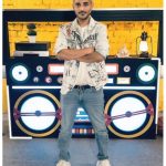 Tanishk Bagchi Instagram – Throwing it back with my go to chill song apt for a long #Drive! 
Comment below with 🚗 if #Makhna is your go to chill song too! #ThrowbackThursday #HappyVibes