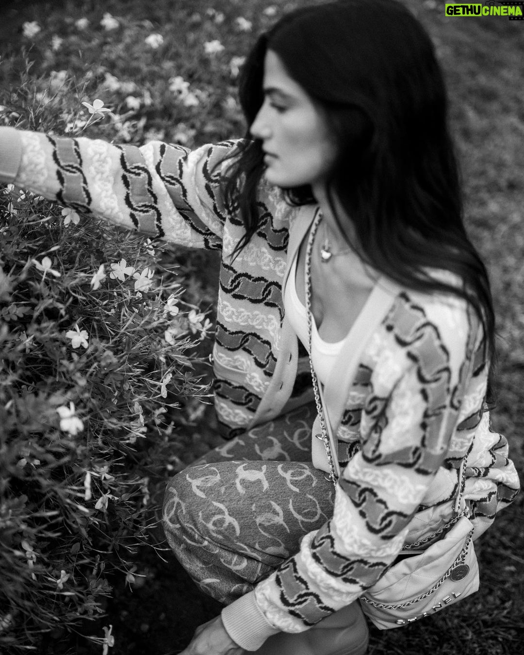 Tara Emad Instagram - @chanelofficial @chanel.beauty 🤍 Grasse, Provence-Alpes-Cote D'azur, France