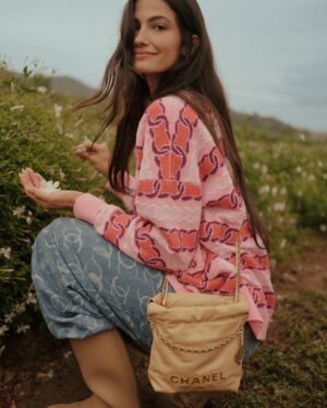 Tara Emad Instagram - Dans les champs de Chanel💘

In awe of these beautiful Jasmine flower fields in Grasse and of the process that ensues after the jasmine flowers are picked to make Chanel fragrances.