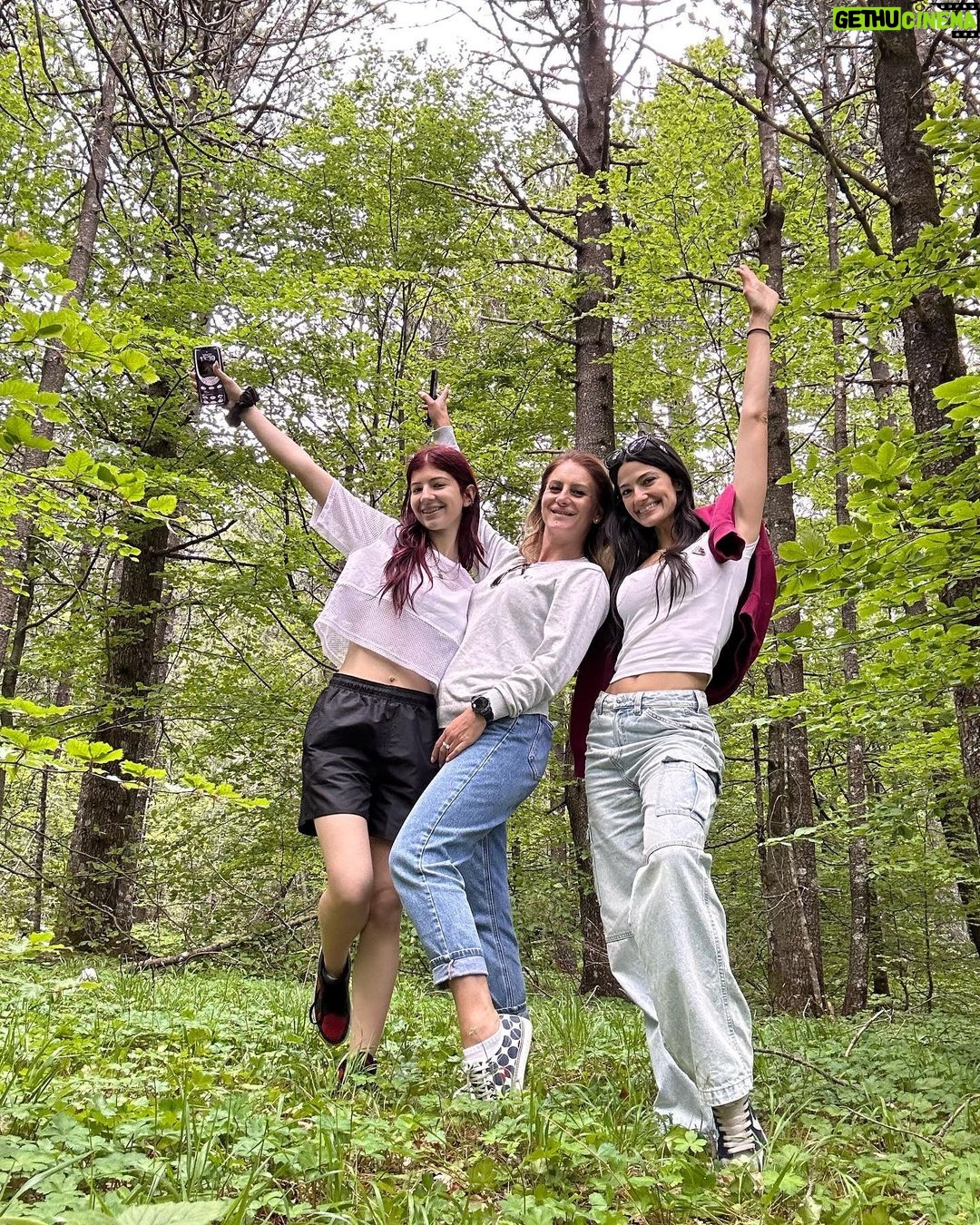 Tara Emad Instagram - Sticker tats, good food and family 🌸💖🔮🖼️ Montenegro