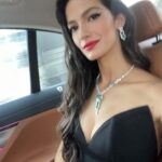 Tara Emad Instagram - #INTOTHEWILD avec @cartier 🤍 Last photo of Mami and I on our way to the event🥹🤍 #PanthèredeCartier Dubai, United Arab Emirates