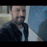 Tarkan Instagram - Klip yayında😉 @netdmuzik #YapBiGüzellik Söz : Tarkan Müzik : Tarkan - Ozan Çolakoğlu Düzenleme : @ozancolakoglu Mix – Mastering : @utkuunsal Dolby Atmos Mix : @ulsagc Kayıt : @beatgarden Gitar : #CanerGüneysu Yönetmen : @irfan_yildirim Yapım : #NeptuneFilm Sound Engineering : @ulsagc Styling : #AyşeUyanık Kuaför : @ercanngoynu Makyaj : @erkanuluc Yapımcı : @dmccomtr Prodüksiyon: @hittproductions Teşekkürler @trendyolcom 🧡 Ayrıca sanatıyla klibime kattığı renkten dolayı sayın Devrim Erbil’e teşekkürler.
