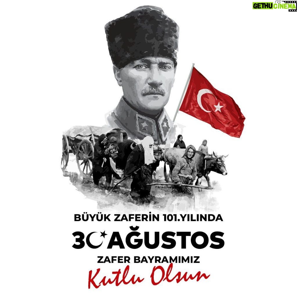 Tarkan Instagram - 30 Ağustos Zafer Bayramımız kutlu olsun 🇹🇷 Başta Mustafa Kemal Atatürk olmak üzere, tüm kahramanlarımızı, şehit ve gazilerimizi şükranla anıyorum. #30Ağustos #Atatürk