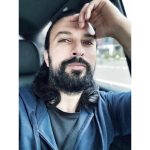 Tarkan Instagram - Geçen sene bu zamanlarda, pandeminin yarattığı tuhaf ruh halinden, saçı, sakalı nadasa bıraktığım Mohikan hallerim :)😎 #tbt
