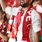 Tarkan Instagram - Biz o şahane maçlara O ay o hilal bayrağa O ay yıldızlı formaya Bak bak bak bak doyamadık!🇹🇷🏐 Türkiye’nin Trendyol’u #MillilerinYanında!🧡 #FileninSultanları @tvforgtr