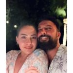 Tarkan Instagram - Bu sıcak yaz günlerinde bir tatil #tbt ’si güzel olur dedim. Daha önce de fotoğraflar paylaştığım Seyşeller tatilinden işte birkaç kare daha🏝☀️💛 It was an unforgettable holiday. Thanks a lot to @fsseychelles and to my dear friend @ilkertopdemir 🙏🏻😘 Four Seasons Resort Seychelles