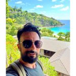 Tarkan Instagram – Bu sıcak yaz günlerinde bir tatil #tbt ’si güzel olur dedim.
Daha önce de fotoğraflar paylaştığım Seyşeller tatilinden işte birkaç kare daha🏝☀️💛

It was an unforgettable holiday. Thanks a lot to @fsseychelles and to my dear friend @ilkertopdemir 🙏🏻😘 Four Seasons Resort Seychelles