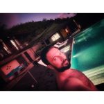 Tarkan Instagram - Bu sıcak yaz günlerinde bir tatil #tbt ’si güzel olur dedim. Daha önce de fotoğraflar paylaştığım Seyşeller tatilinden işte birkaç kare daha🏝☀️💛 It was an unforgettable holiday. Thanks a lot to @fsseychelles and to my dear friend @ilkertopdemir 🙏🏻😘 Four Seasons Resort Seychelles