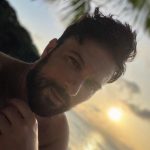 Tarkan Instagram - Bu kış zamanlarında bir yaz tbt’si iyi gider dedim. Sıcağı, denizi, kumsalı, güneşi özledim galiba ☀️🏝️💛 #tbt