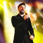 Tarkan Instagram - 2024 şahane bir yıl olur inşallah🌟🙏🏻🤍🌍🕊️🌳✌🏻🎶✨ I wish that 2024 will be a great year 🌟🙏🏻🤍🌍🕊️🌳✌🏻🎶✨ 📸: @yigit___eken Concorde Luxury Resort