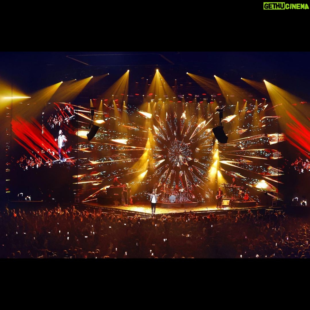 Tarkan Instagram - Türki Cumhuriyetleri konserlerimin ilki olan Taşkent konseri de bir başka güzeldi. Karşılaştığım sevgi seli ve coşku harikaydı, unutulmazdı👍❤️ Fotoğraf paylaşamamıştım. Bu tbt Özbekistan için olsun😘🫶 #tarkanlive #tbt 📸 @yigit___eken Humo Arena