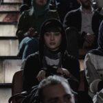 Tarlan Parvaneh Instagram - «گربه سیاه» به تازگی تدوینش تموم شده و تو مراحل صداگذاری هست . من که خیلی دوست دارم زودتر با شما به تماشای فیلم بشینم . امیدوارم دوسش داشته باشید چون ما با تمام وجود براش زحمت کشیدیم 😍 ساخت ویدیو : @masoud.hamz @blackcatthemovie #فیلم_گربه_سیاه