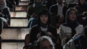 Tarlan Parvaneh Instagram - «گربه سیاه» 
به تازگی تدوینش تموم شده و تو مراحل صداگذاری هست . من که خیلی دوست دارم زودتر با شما به تماشای فیلم  بشینم . امیدوارم دوسش داشته باشید چون ما با تمام وجود براش زحمت کشیدیم 😍 
ساخت ویدیو : @masoud.hamz 
@blackcatthemovie 
#فیلم_گربه_سیاه