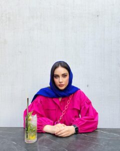 Tarlan Parvaneh Instagram - . اگه یه بار تو زندگیت می تونستی از اینا > ⏸⏏️⏪⏩⏮⏭ استفاده کنی کدومشو انتخاب می کردی؟