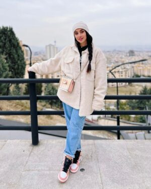 Tarlan Parvaneh Instagram - .
آره ولی نه .