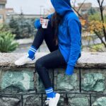 Tarlan Parvaneh Instagram - رو به جلو رو به افق تو باغچه نه این بار تو بوستانی بزرگ.. 💙