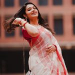 Tasnia Farin Instagram - Are you excited for “কাছের মানুষ দূরে থুইয়া”? 🗓️ 22 Feb ➡️ @chorkiofficial