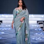 Tasnia Farin Instagram - First time walking the ramp as a showstopper. Thank you @anzara.official #apexbangladeshfashionlegacy