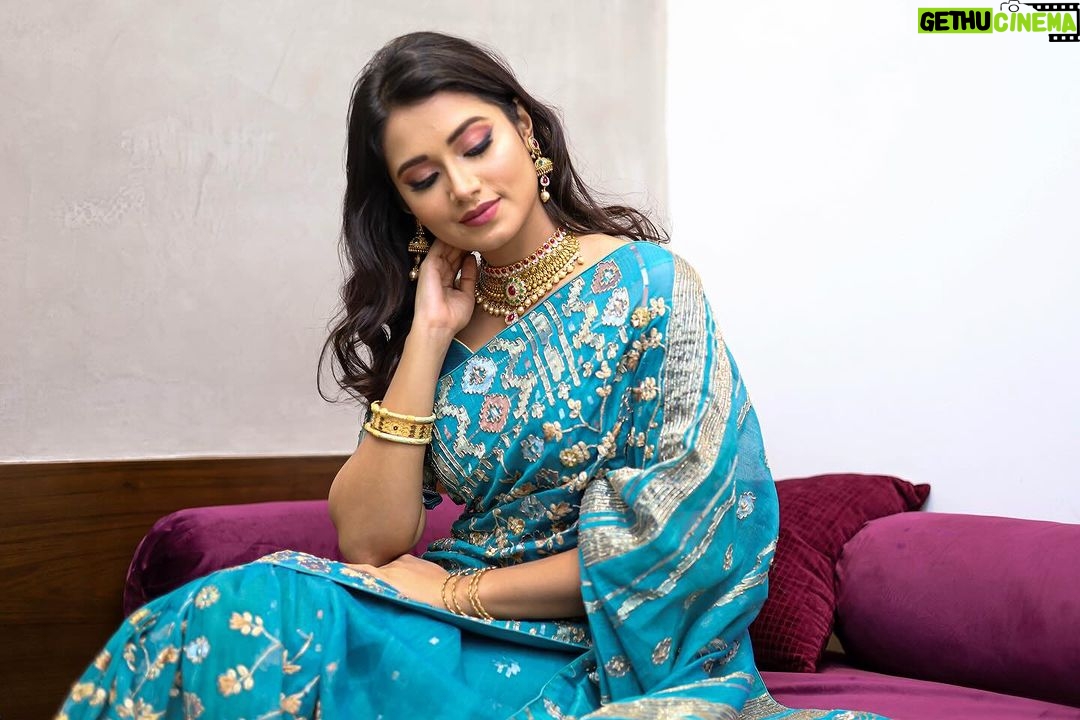 Tasnia Farin Instagram - At the opening of @alvijewellers Jamuna Future Park