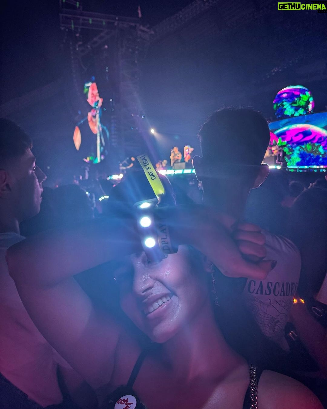 Tasnia Farin Instagram - It’s not a concert, it’s an experience #coldplay #musicofthespheresworldtour Rajamangala National Stadium Bangkok - ราชมังคลากีฬาสถาน