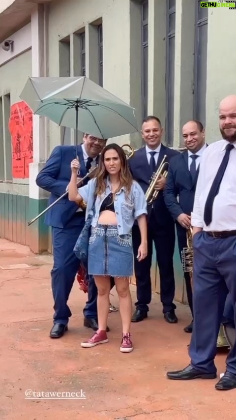 Tatá Werneck Instagram - Vi pela janela e achei que tivesse sol
