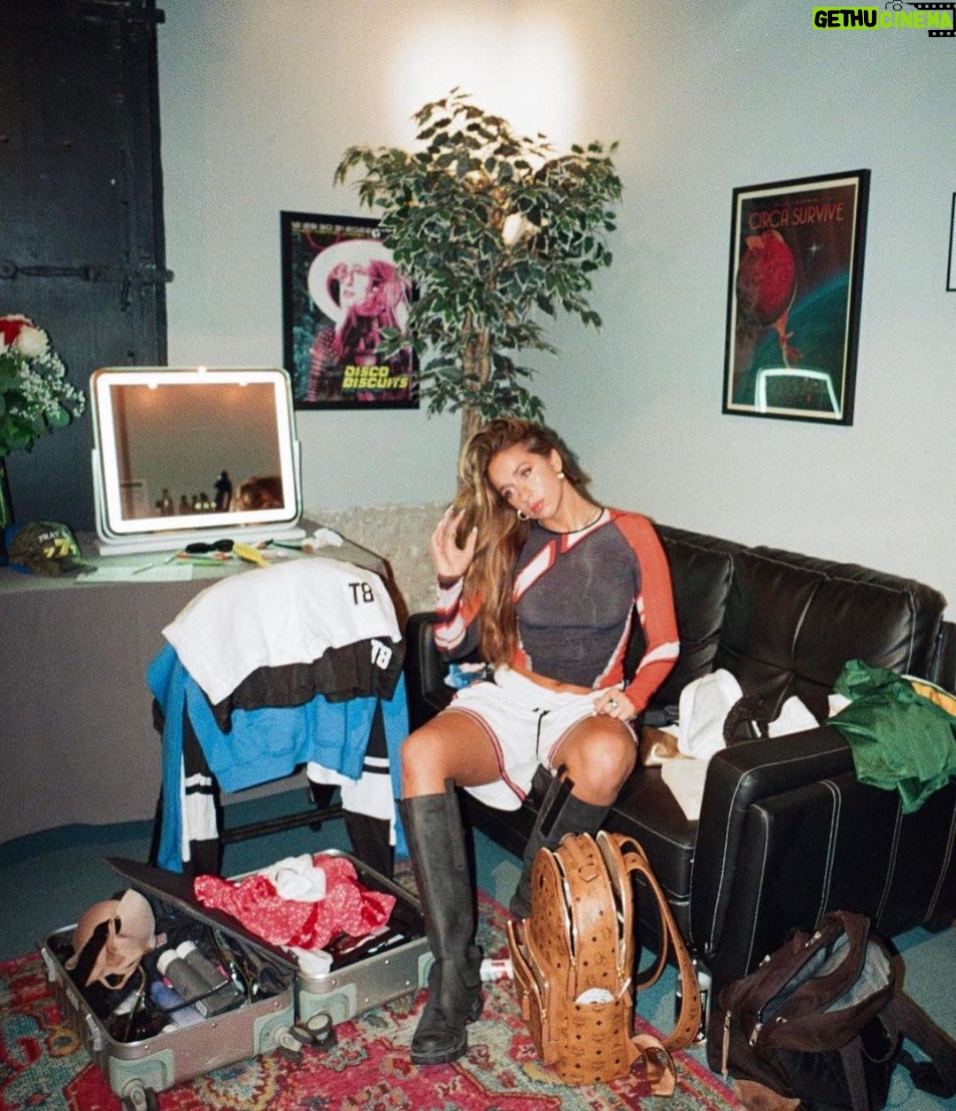 Tate McRae Instagram - THE ARE WE FLYING TOUR 2023 IS OFFICIALLY WRAPPED ðŸ˜ðŸ˜ thank u to all u guys for making this the best tour i coulda asked for. i can’t believe i get to do this everyday it blows my mind <3 LOVE U SEE U NEXT TIME