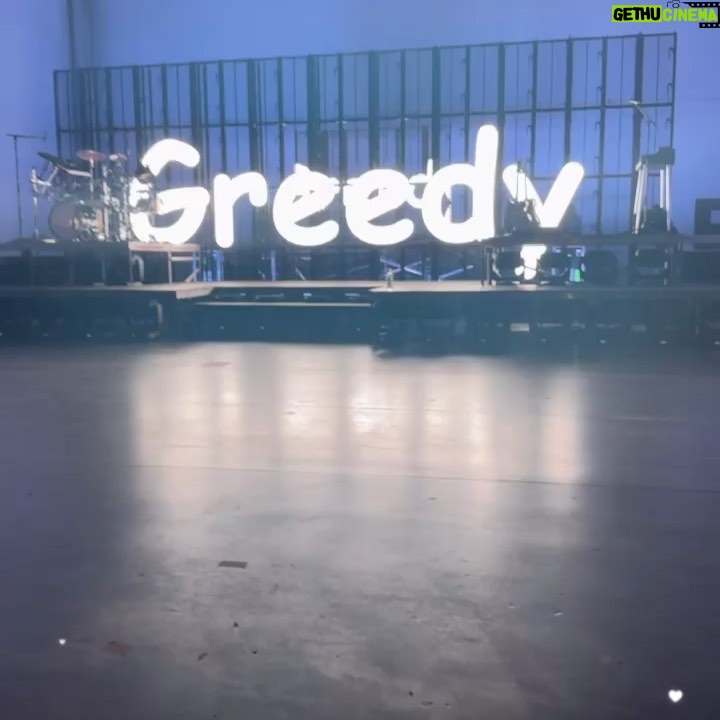 Tate McRae Instagram - greedy is finally out and i could not be more excited:β) THANK U 2 EVERYONE WHO WORKED with me on this vid/song. I love you guys @jasperharris @amyallen @ryantedder βπΌπ thank u @itsbankhead for bein such an inspiration. thank u @aerinmoreno and @bradleyjcalder @skinnybonesjoans @baeth for being the coolest and most talented ppl on the planet. Love you all from the bottom of my heart. thank u sooooo much <3