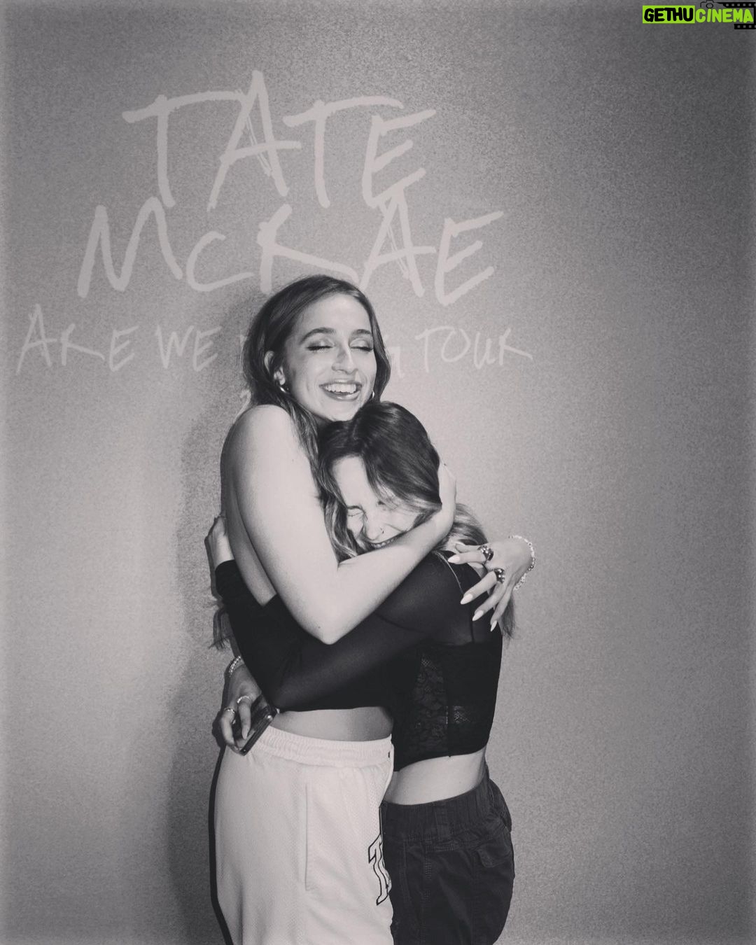 Tate McRae Instagram - NIGHT 2 THANK U MINNEAPOLIS 🖤🖤🖤🖤🖤🖤🖤