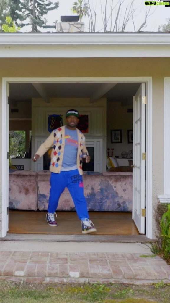 Taye Diggs Instagram - Hey MTV! Welcome to my crib! 🏡 Catch me on an all-new episode of #MTVCribs with two episodes tonight starting at 9:30p!