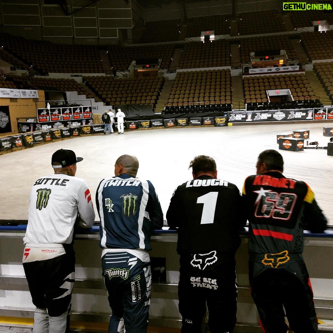 Taylor Kinney Instagram - Milwaukee flat track- @harleydavidson #flatoutfriday #quitthecrew @harleywheelies @twitchthis8 @johnnylouch 📸 @mrdogcoop Harley-Davidson Museum