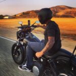 Taylor Kinney Instagram - On the road with Dr. Big Treat! @johnnylouch #quitthecrew