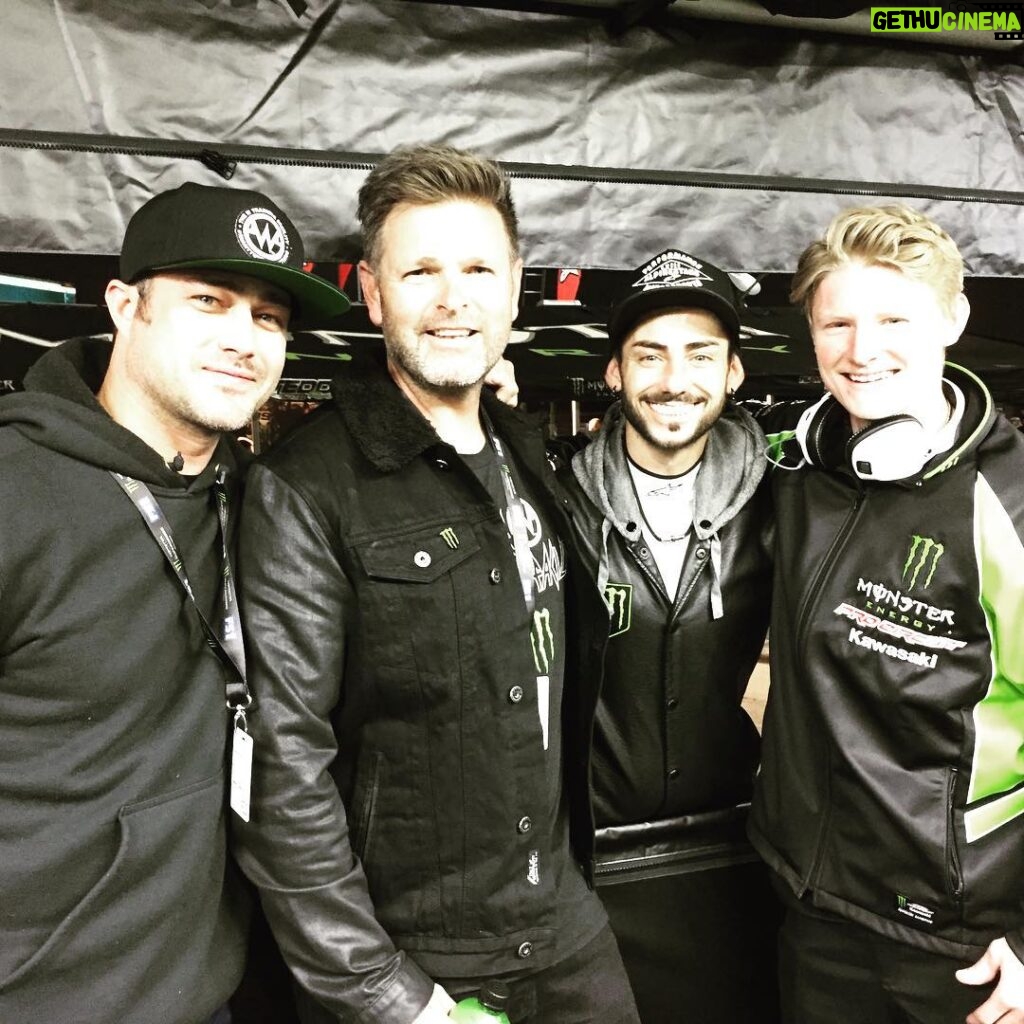 Taylor Kinney Instagram - Great first Supercross race of the season in Anaheim. Good luck this year to these two... @justinhill46 #JohnHopkins cheers! @johnnylouch #quitthecrew