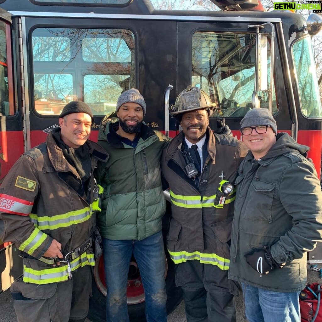 Taylor Kinney Instagram - All new episode of @nbcchicagofire tonight! Special guest star and all around amazing guy @mforte22 makes his debut, tune in and stay warm!