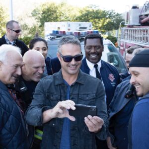 Taylor Kinney Instagram - #chicagofire What do you think we’re watching? All new episode of #chicagofire airs tonight! Stay warm!