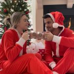 Taylor Lautner Instagram - We are partnering with @theoriginaldonutshop to tell you about our favorite part of Christmas decorating... treat breaks! We have so much fun decorating for Christmas and we love pairing it with The Original Donut Shop Coffee’s Red Velvet Latte, it’s the ultimate treat! The perfect little pick me up during all the hard work😉🎄☕️ Where the coffee lovers at?!