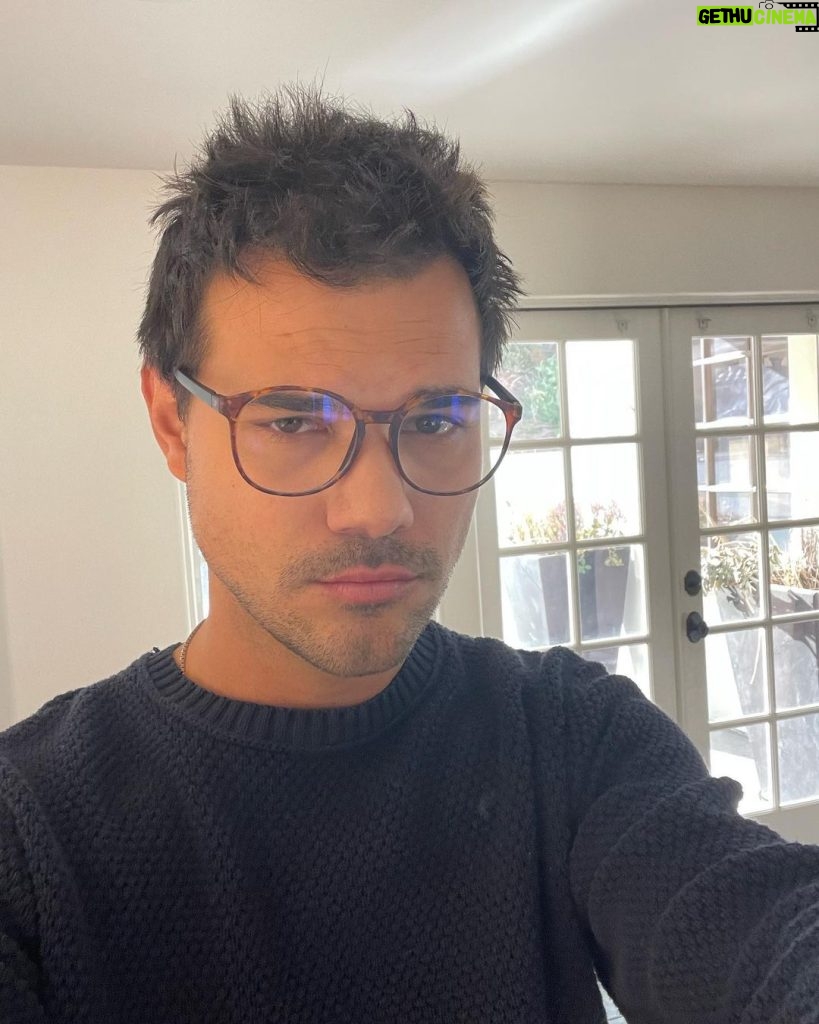 Taylor Lautner Instagram - Yay or Nay?🤓