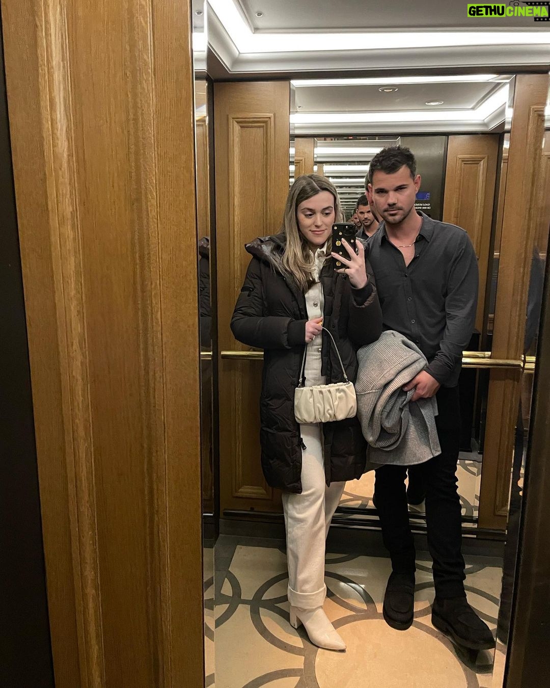 Taylor Lautner Instagram - Honey I’m home