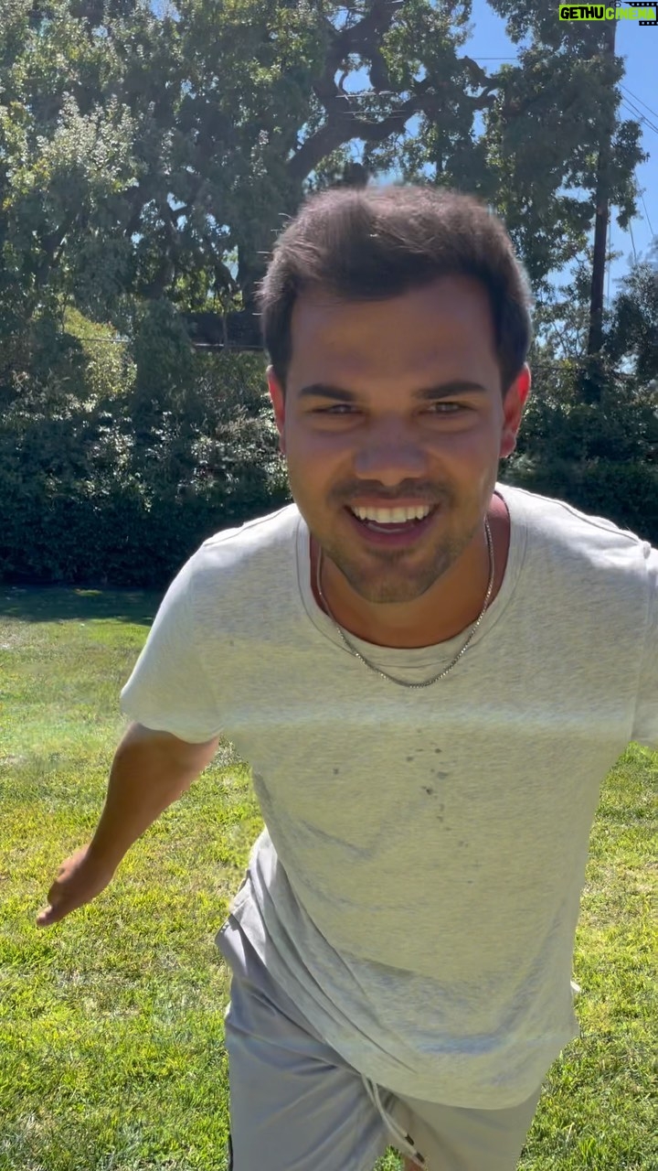 Taylor Lautner Instagram - The Great 🍇 Flip Catch Grape city