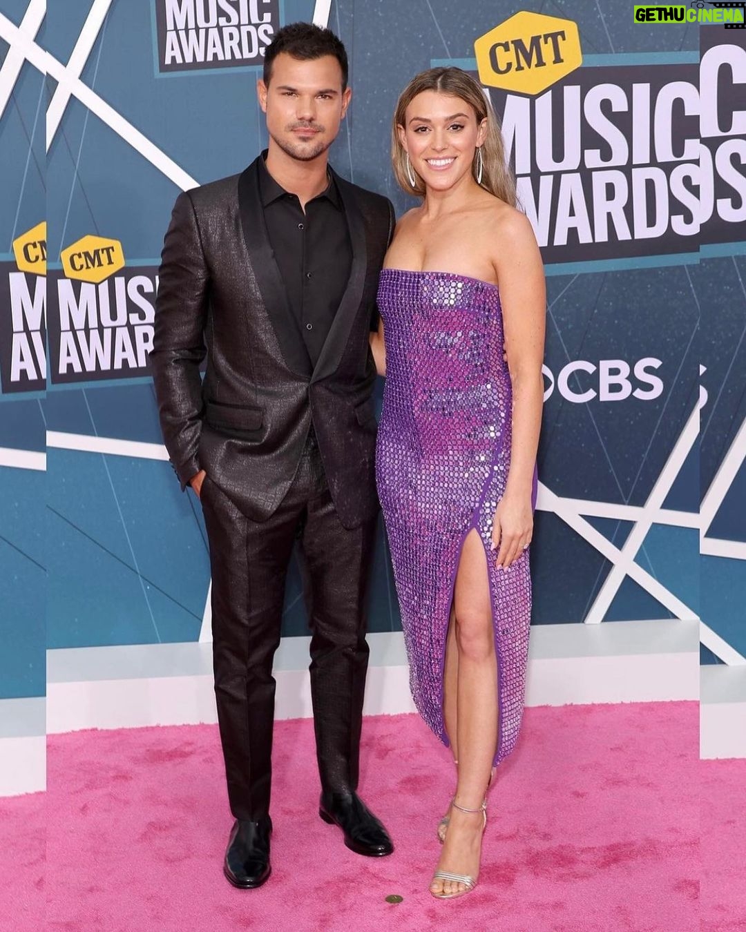 Taylor Lautner Instagram - Had a blast last night! Thanks for having us @cmt #CMTawards