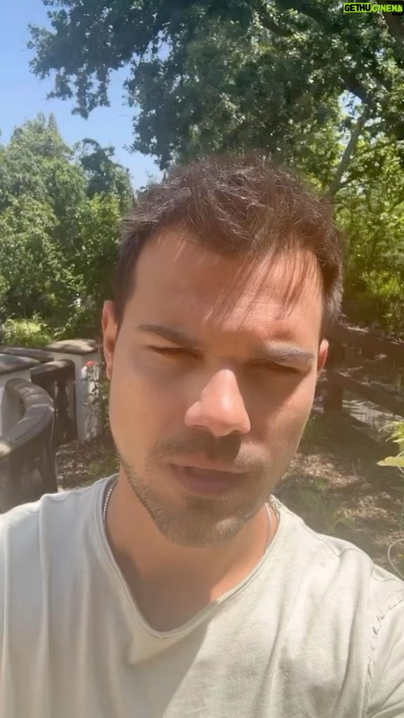 Taylor Lautner Instagram - The summer travel bug is in full swing over here in the Lautner household! We have already crossed four countries off our bucket list! From bike riding through the French country side to walking the beaches of Portugal to sight seeing in London, @viatortravel has 300,000+ travel experiences and something for everyone so you can #DoMoreWithViator ✈️ #ViatorTravel